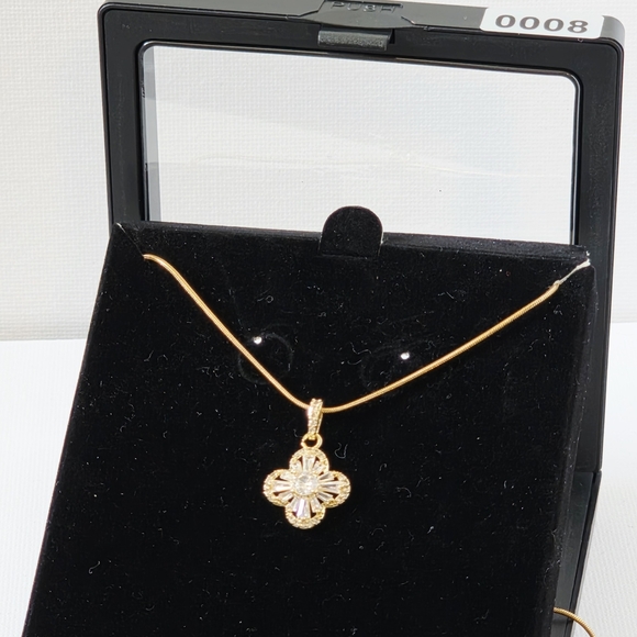 N0008 New Elegant Gold Flower Pendant Necklace - Picture 8 of 14